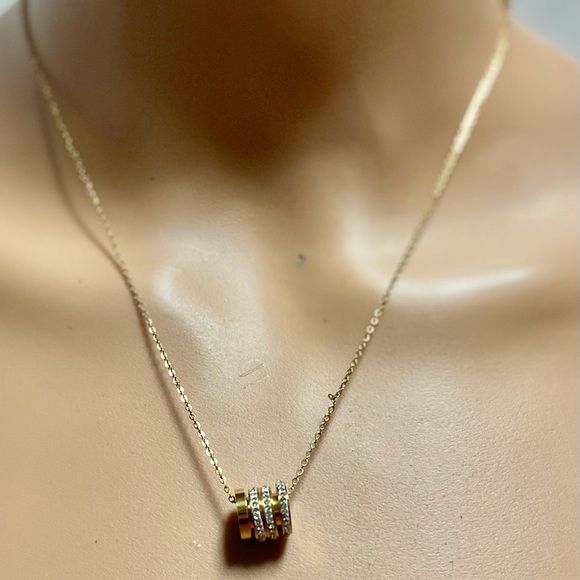 FASHION JEWELRY STAINLESS STEEL WOMEN'S GOLD COLOR CHAIN - Picture 3 of 8